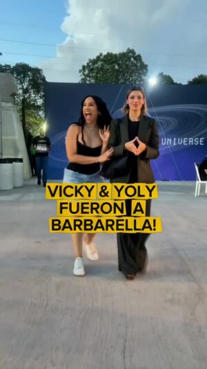 Nashla Bogaert Instagram - Yoli (de alguna manera, no nos pregunten cómo 😆) logró convencer a Vicky de lanzarse a #Barbarella 🤯.
¿El resultado🤨? Bueeeeno, música, empanadas y una Vicky MUY fuera de su zona de confort.🫣
P.D.: Mañana estás hermanas le tienen un anuncio MUUUUY especial, pendiente a las redes.😉😉
#TeamVicky #TeamYoli #CineDominicano #MediasHermanasMovie #CaribbeanFilms #TeamVicky&Yoli