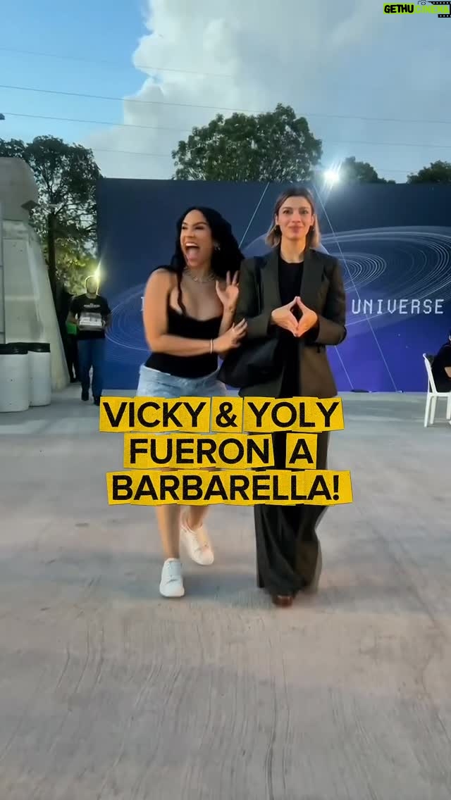 Nashla Bogaert - 30.2K Likes - Yoli (de alguna manera, no nos pregunten cómo 😆) logró convencer a Vicky de lanzarse a #Barbarella 🤯. 

¿El resultado🤨? Bueeeeno, música, empanadas y una Vicky MUY fuera de su zona de confort.🫣

P.D.: Mañana estás hermanas le tienen un anuncio MUUUUY especial, pendiente a las redes.😉😉

#TeamVicky #TeamYoli #CineDominicano #MediasHermanasMovie #CaribbeanFilms #TeamVicky&Yoli
