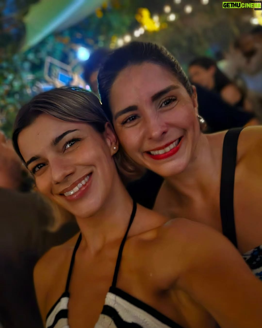Nashla Bogaert - 28.4K Likes - Todavía no supero la fiestaza que montó Casa Corona con Fineta Récords!

QUÉ PALO!!!! 

Por favor Diocito que se repita!!! 🙏
Prometo portarme bien y brindarle coronitas a todos mis amigos!!! 🍺 👑 🫡

#CasaCoronaRD @cervezacorona_rd @finetarecords