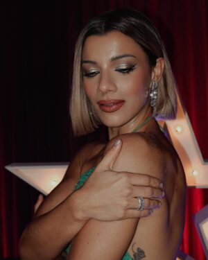 Nashla Bogaert Instagram - … tu sirenita caribeña 🧜🏼♀️
DGT DÍA 4 ✨
@dominicanasgottalent
Proyecto Nash x @liapellerano
Maquillaje @makeupbybryansu
Peinado @berbranhair
Asistencia @jo.hanyduran @alondrabritot
Foto-video @soymazzie