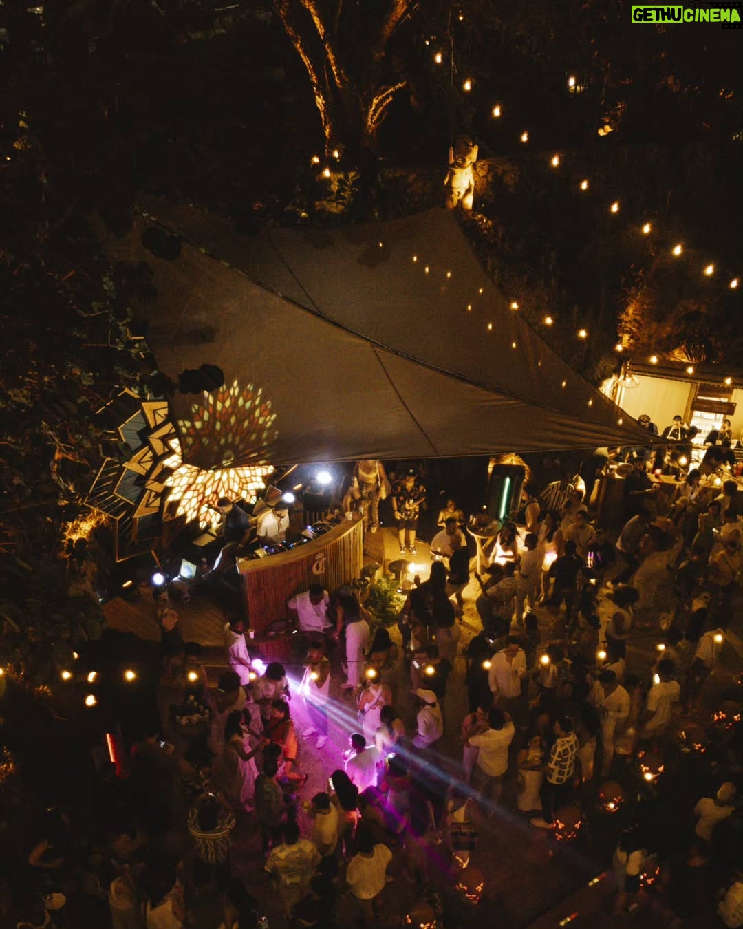 Nashla Bogaert - 28.4K Likes - Todavía no supero la fiestaza que montó Casa Corona con Fineta Récords!

QUÉ PALO!!!! 

Por favor Diocito que se repita!!! 🙏
Prometo portarme bien y brindarle coronitas a todos mis amigos!!! 🍺 👑 🫡

#CasaCoronaRD @cervezacorona_rd @finetarecords