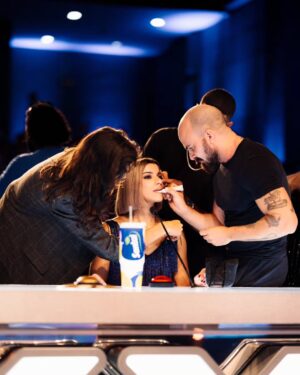 Nashla Bogaert Instagram - LUEGO DE 4 AÑOS DE ESPERA 🥹 Aquí estamos cumpliendo el sueño de regresar al escenario más completo del talento de todo mi país... DOMINICANA'S GOT TALENT ✨️✨️✨️

Y por supuesto... este día 1 de grabación de Audiciones #DGT3 arranca con lo acostumbrado y que ustedes extrañaban tanto!! 🥹

Proyecto Nash x @Liapellerano
Maquillaje @makeupbybryansu 
Peinado @berbranhair 
Asistencia @jo.hanyduran @alondrabritot 
Fotos @lesliesotosegura

@dominicanasgottalent