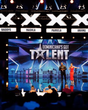Nashla Bogaert Instagram - LUEGO DE 4 AÑOS DE ESPERA 🥹 Aquí estamos cumpliendo el sueño de regresar al escenario más completo del talento de todo mi país... DOMINICANA'S GOT TALENT ✨️✨️✨️
Y por supuesto... este día 1 de grabación de Audiciones #DGT3 arranca con lo acostumbrado y que ustedes extrañaban tanto!! 🥹
Proyecto Nash x @Liapellerano
Maquillaje @makeupbybryansu
Peinado @berbranhair
Asistencia @jo.hanyduran @alondrabritot
Fotos @lesliesotosegura
@dominicanasgottalent