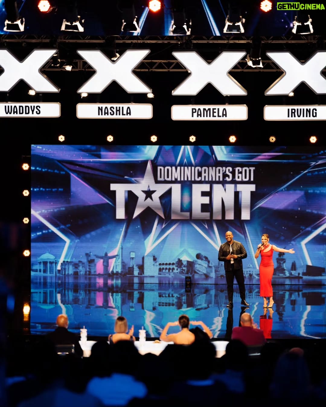 Nashla Bogaert - 31.2K Likes - LUEGO DE 4 AÑOS DE ESPERA 🥹 Aquí estamos cumpliendo el sueño de regresar al escenario más completo del talento de todo mi país... DOMINICANA'S GOT TALENT ✨️✨️✨️

Y por supuesto... este día 1 de grabación de Audiciones #DGT3 arranca con lo acostumbrado y que ustedes extrañaban tanto!! 🥹

Proyecto Nash x @Liapellerano
Maquillaje @makeupbybryansu 
Peinado @berbranhair 
Asistencia @jo.hanyduran @alondrabritot 
Fotos @lesliesotosegura

@dominicanasgottalent