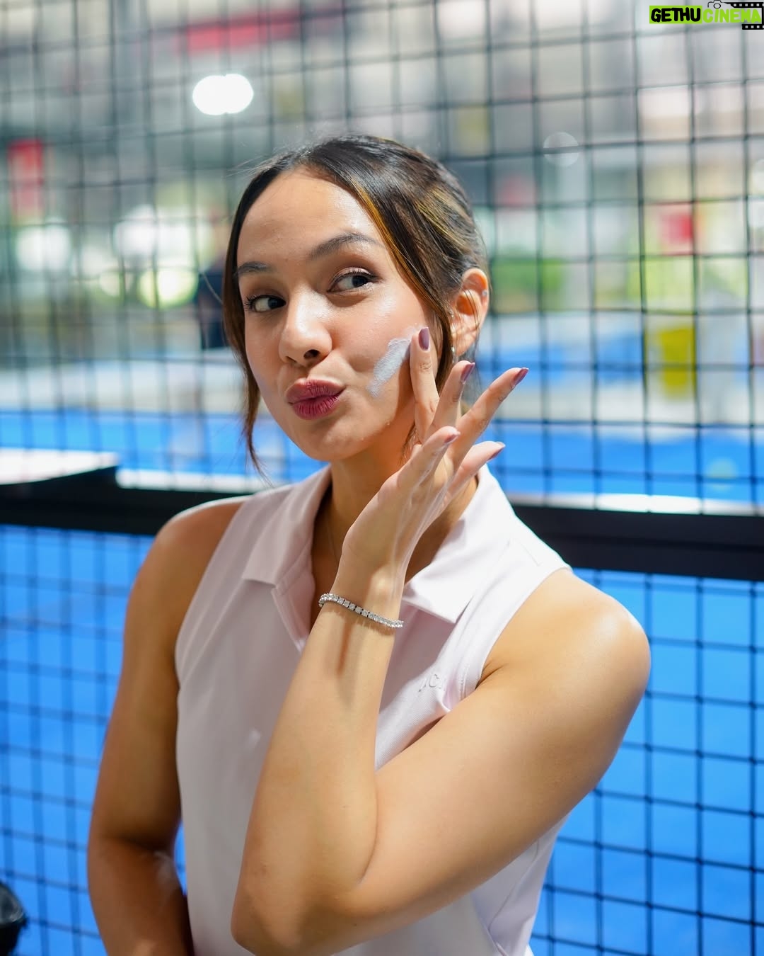 Nasya Marcella - 3 Likes - Game on, skin protected! 🥰

Finally found my perfect everyday sunscreen with Hyalu-Cica Water-Fit Sun Serum from @skin1004_indonesia 🌞🤍

Lightweight, gak lengket dan yang paling penting sweat-friendly! Cocok buat padel di siang hari 🎾🔥#koreanskincare #koreansunscreen #skin1004id #rekomendasisunscreen