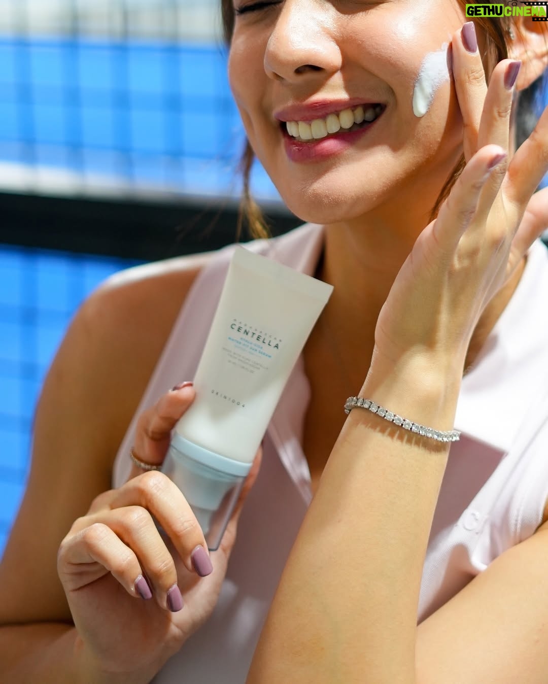 Nasya Marcella - 3 Likes - Game on, skin protected! 🥰

Finally found my perfect everyday sunscreen with Hyalu-Cica Water-Fit Sun Serum from @skin1004_indonesia 🌞🤍

Lightweight, gak lengket dan yang paling penting sweat-friendly! Cocok buat padel di siang hari 🎾🔥#koreanskincare #koreansunscreen #skin1004id #rekomendasisunscreen