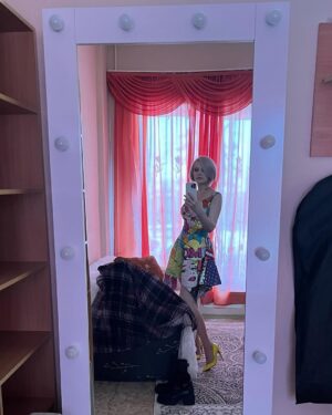 Natali Instagram - В легендарном Солгоне (Красноярский край)
Благодарю за тёплый приём, чудесные люди!
P.s.На доске ребята написали ноты песни «О, Боже, какой мужчина»😉
#обнимаю #натали