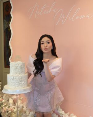 Natasha Wilona Instagram - 26 🩷🎂🥳
Makeup by @slamwiyono 
Dress by @irenedanielle 
Styling by @bellyiverzon