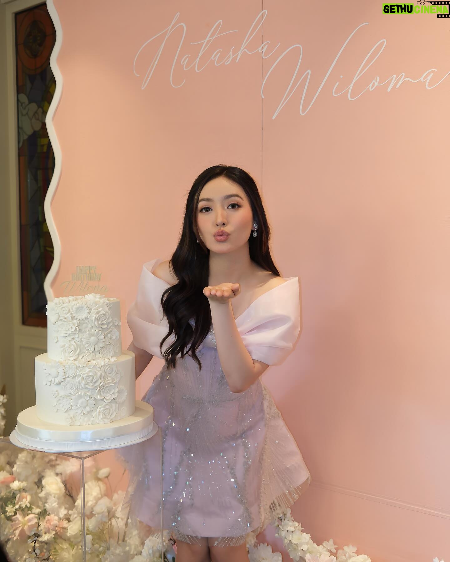Natasha Wilona - 280.6K Likes - 26 🩷🎂🥳
Makeup by @slamwiyono 
Dress by @irenedanielle 
Styling by @bellyiverzon