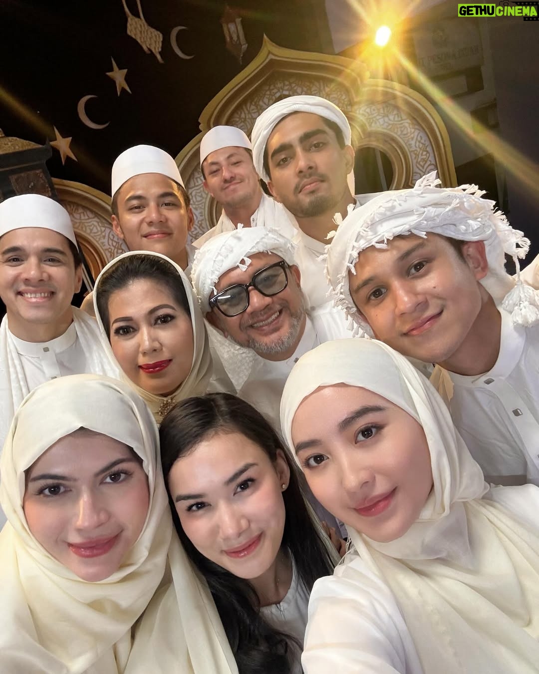 Natasha Wilona - 275.9K Likes - Selamat Hari Raya Idul Fitri untuk teman2 yg merayakan.
Mohon maaf lahir & batin 🙏🏼