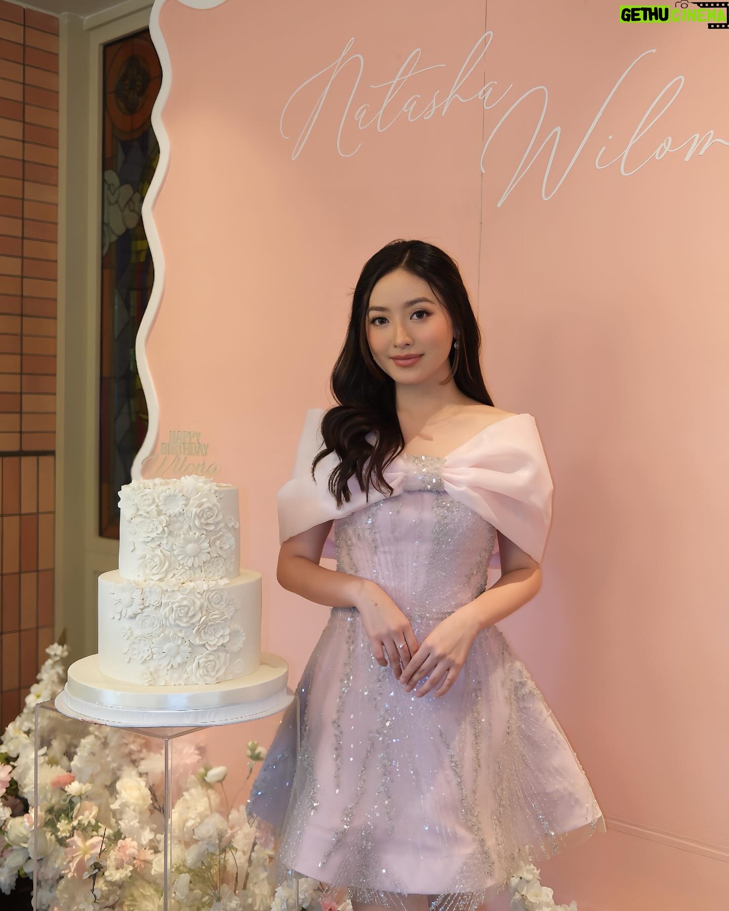 Natasha Wilona - 280.6K Likes - 26 🩷🎂🥳
Makeup by @slamwiyono 
Dress by @irenedanielle 
Styling by @bellyiverzon