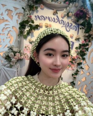 Natasha Wilona Instagram - Amira & Pak Aksa lagi acara apa nih? Moment apa yg paling kalian tunggu di KCM? Saksikan terus setiap hari jam 18.20 wib di SCTV ❤️