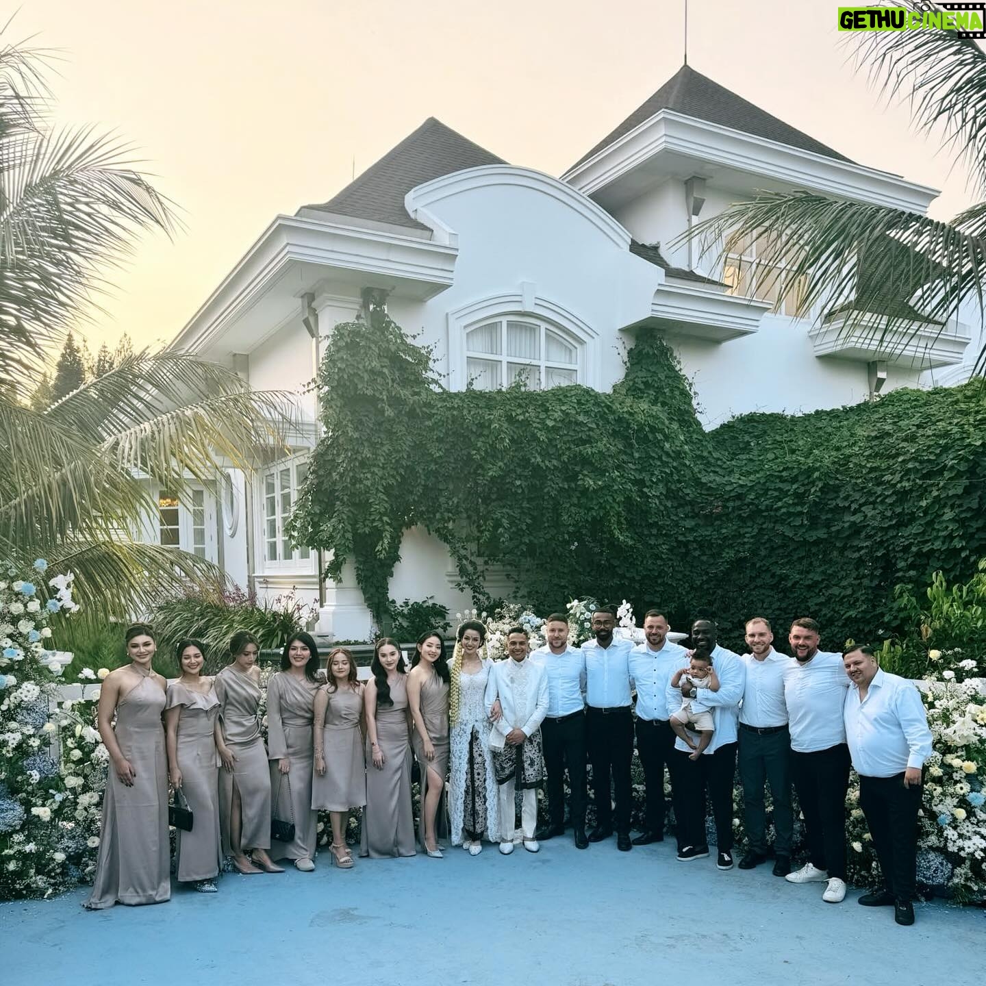 Natasha Wilona - 432.8K Likes - Happy wedding my beloved bestfriend @susansameeh & Khalid! 
I wish u a happy & prosperous married life that lasts forever!
Im so happy for u ucan 🥹❤️ always support n pray the best for you!