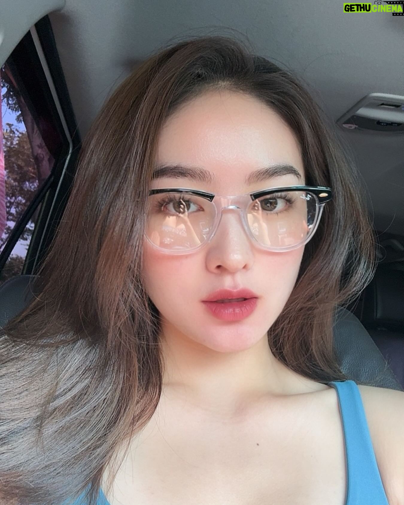 Natasha Wilona - 265.9K Likes - Cocok pake kacamata engga?