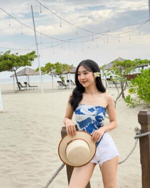 Naw Phaw Eh Htar Instagram - Endless blue, endless Peace…🪼🫧🐚🪽