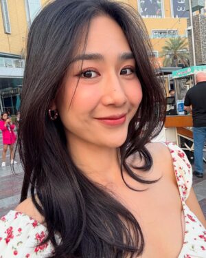 Naw Phaw Eh Htar Instagram - Album: Selfies 🫧🪽🍬🍃📍💞