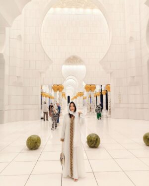 Naw Phaw Eh Htar Instagram - Peace in every pillar, beauty in every detail 🪽✨