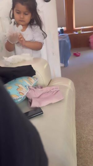 Nawsheen Nahreen Mou Instagram - My personal doctor in action .. #facebookpost #facebookreelsviral #toddlerlife #toddlermom #doctor #cute