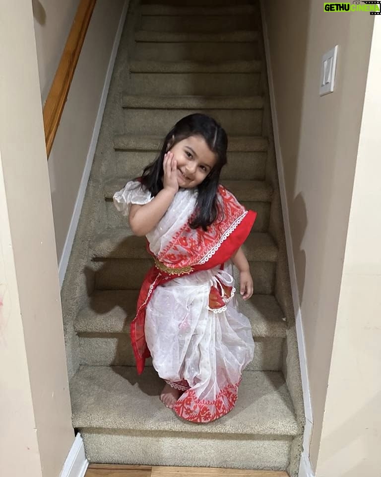 Nawsheen Nahreen Mou - 2K Likes - শাড়ী ছাড়া আমার চলেইনা….

Thnk you BUNON and rasel mama for this wonderful  gift 
Mahveesha ….

#toddler #sareefashion #sareedraping #babygirl #daughter #doll
