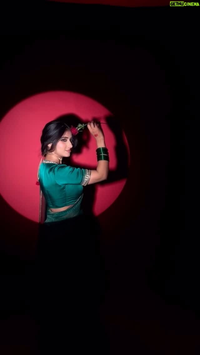 Nayab Midha - 181.4K Likes - God blended retro gold with a digital glow✨

These BTS were too pretty not to share ✨