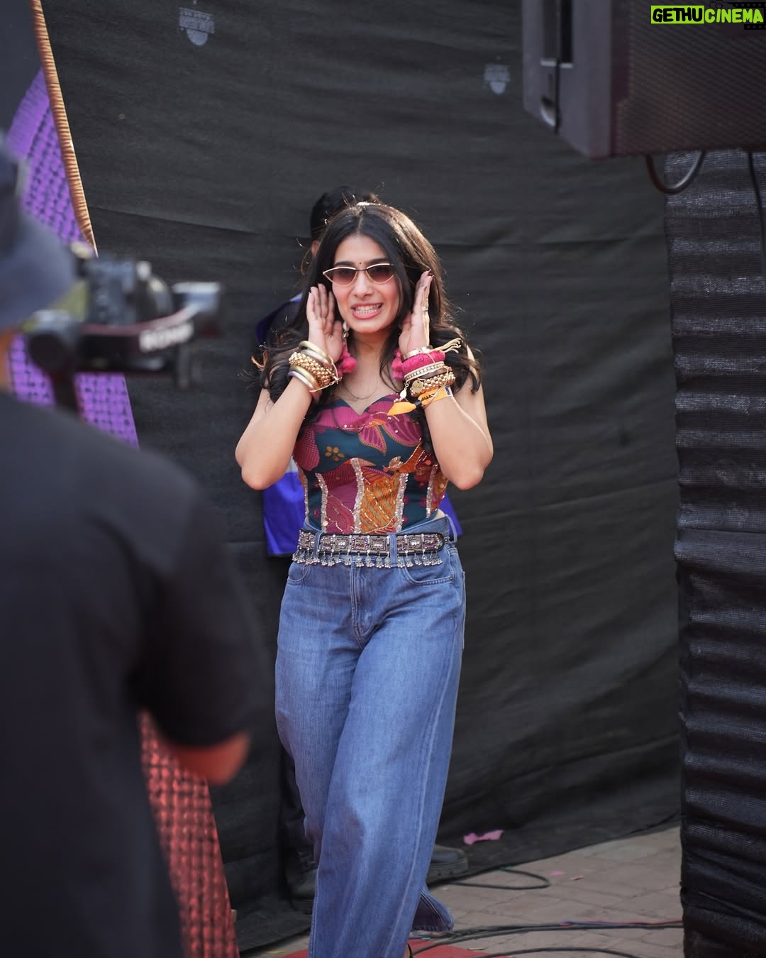 Nayab Midha - 460.3K Likes - Powered by moon phases and spontaneous decisions.

Your girl for @socialnationnow 🌺

Top- @rishiandvibhuti
Jewelry- @ritikasachdevaa
Styled- @simrankumar19
Style Team- @flushfriday 
📸 @dikkat.shoots