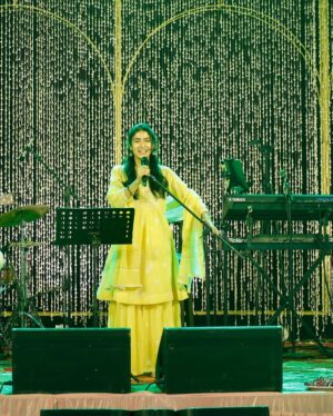 Nayab Midha Instagram - Banaras ka pehla show š»ā„ļø
Wearing @mrignandini_