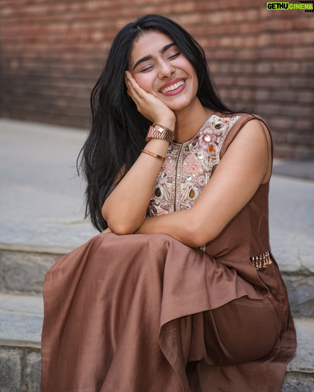 Nayab Midha - 256.4K Likes - Tassavvur ✨

Earthy Browns Yesterday For IILM (@iilmgurugramofficial) 🐻
Wearing @seeaash.in 
Styled by @simrankumar19
Clicked by @dikkat.shoots 
Apni pasandeeda tasveer bata do?🫰🏻