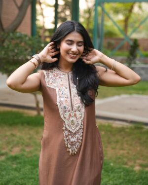 Nayab Midha Instagram - Tassavvur āØ
Earthy Browns Yesterday For IILM (@iilmgurugramofficial) š»
Wearing @seeaash.in
Styled by @simrankumar19
Clicked by @dikkat.shoots
Apni pasandeeda tasveer bata do?š«°š»