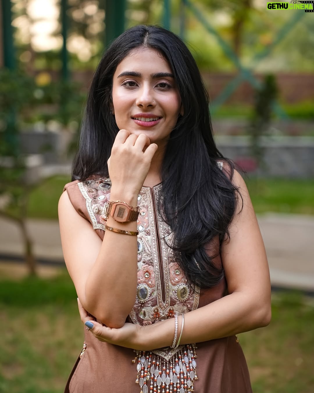 Nayab Midha - 256.4K Likes - Tassavvur ✨

Earthy Browns Yesterday For IILM (@iilmgurugramofficial) 🐻
Wearing @seeaash.in 
Styled by @simrankumar19
Clicked by @dikkat.shoots 
Apni pasandeeda tasveer bata do?🫰🏻