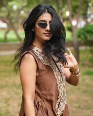 Nayab Midha Instagram - Tassavvur āØ
Earthy Browns Yesterday For IILM (@iilmgurugramofficial) š»
Wearing @seeaash.in
Styled by @simrankumar19
Clicked by @dikkat.shoots
Apni pasandeeda tasveer bata do?š«°š»