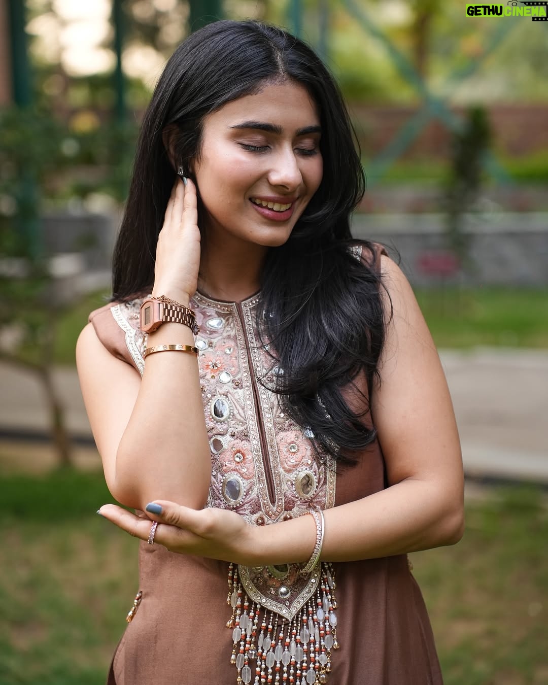 Nayab Midha - 256.4K Likes - Tassavvur ✨

Earthy Browns Yesterday For IILM (@iilmgurugramofficial) 🐻
Wearing @seeaash.in 
Styled by @simrankumar19
Clicked by @dikkat.shoots 
Apni pasandeeda tasveer bata do?🫰🏻