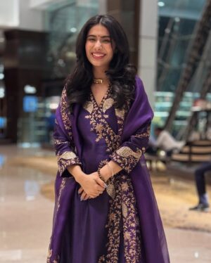 Nayab Midha Instagram - āØ
Wearing @pinkcitybysarika
Styled @simrankumar19