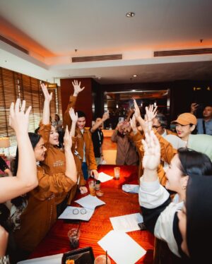 Naysila Mirdad Instagram - Press conference #HNDD 🧡