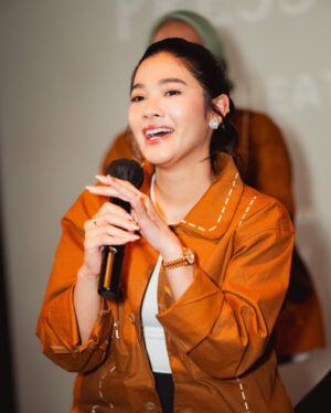 Naysila Mirdad Instagram - Press conference #HNDD 🧡