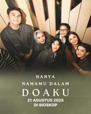 Naysila Mirdad Instagram - Yogyakarta selalu seru!🙌

Senang sekali bisa bertemu kembali bareng teman-teman semua, dan berbagai keseruan bersama🫶🥰

Terima kasih buat teman-teman semua yang udah menyempatkan buat nonton bareng, yang belum tunggu kita di bioskop mulai 21 Agustus yaaa💚

#HanyaNamamuDalamDoaku #HNDD #MencintaimuDalamDoa