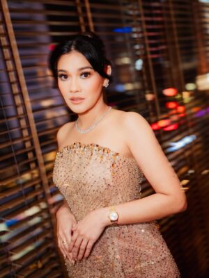 Naysila Mirdad Instagram - 🧡

#HanyaNamamuDalamDoaku