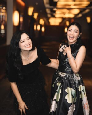 Naysila Mirdad Instagram - Naysilla Mirdad for Gala Premiere Film Tabayyun.

Fotografer : Taufik
Instagram : @taufikifik
https://www.instagram.com/taufikifik?igsh=YXN4eWltcDJiMGF2

Dari Produser dan Sutradara AIRMATA DIUJUNG SAJADAH.

Jangan lupa ajak yang tersayang untuk nonton FILM TABAYYUN, mulai tayang 8 Mei 2025 di bioskop!
#tabayyun #filmtabayyun #setaradimataallah