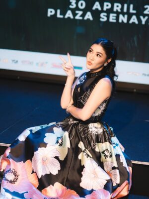 Naysila Mirdad Instagram - Di gala premiere #TABAYYUN kmrn 
Nanti nonton yaa.. Mulai tayang di bioskop 8 mei 2025

❤️❤️❤️