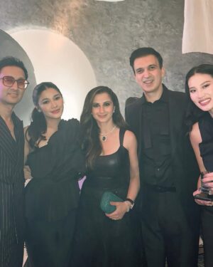 Naysila Mirdad Instagram - So, so happy for you two.. Big congrats again Mba Lun & Max! Mba lun emang selalu cantik, tapi malam itu cantiknya keterlaluan 🥹🥹🥹❤️🤏🏼✨

And @sheilaon7 was such a blast… Definitely a night to remember 🥰🥰🥰