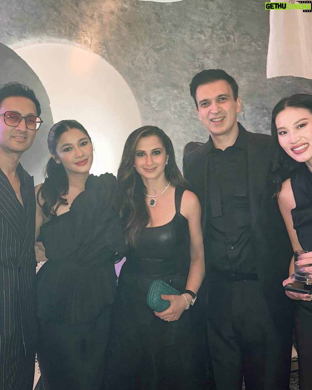 Naysila Mirdad - 3 Likes - So, so happy for you two.. Big congrats again Mba Lun & Max! Mba lun emang selalu cantik, tapi malam itu cantiknya keterlaluan 🥹🥹🥹❤️🤏🏼✨

And @sheilaon7 was such a blast… Definitely a night to remember 🥰🥰🥰