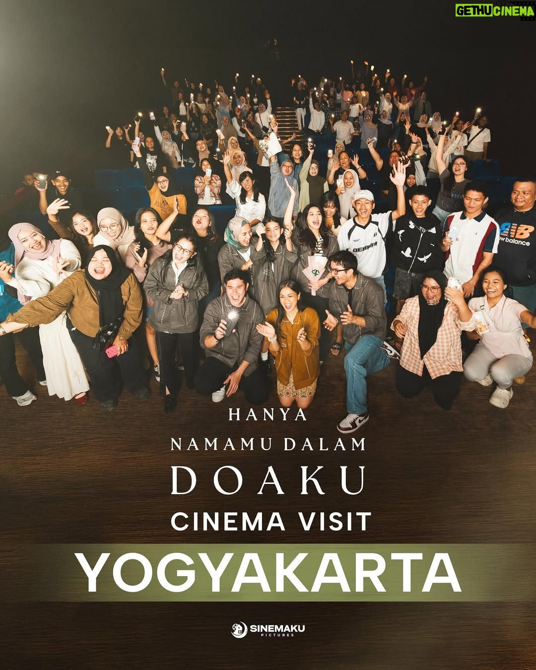 Naysila Mirdad - 3 Likes - Yogyakarta selalu seru!🙌

Senang sekali bisa bertemu kembali bareng teman-teman semua, dan berbagai keseruan bersama🫶🥰

Terima kasih buat teman-teman semua yang udah menyempatkan buat nonton bareng, yang belum tunggu kita di bioskop mulai 21 Agustus yaaa💚

#HanyaNamamuDalamDoaku #HNDD #MencintaimuDalamDoa