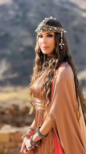 Nazeni Hovhannisyan Instagram - ______________________Õ°Õ”ÕµÖÕ„Õ¶Õ«Ö
Õ½Õ” ÖÕøÖÖ Õ„ÖÕÆÕ«Ö Õ§.
ÖÕøÖÖ ÕøÖ Õ¶Õ«Õ°Õ”Ö.
Õ¶Õ«Õ°Õ”Ö ÕøÖ ÖÕ“Õ”Õ°.
Õ½Õ” Õ„ÖÕÆÕ«Ö Õ§
ÕøÖÕØ Õ½ÖÕæÕ« ÕÕ¶Õ¤Õ«Ö ÕøÖÕ¶Õ«
Ö Õ¤Õ«Õ”Õ¢Õ„Õæ Õ·Õ”ÖÕ”ÖÕ”ÕµÕ«Õ¶.
Õ½Õ” Õ„ÖÕÆÕ«Ö Õ§Õ
ÖÕøÕ£ÕøÕ¬Õ« ÕøÖ Õ®Õ«ÖÕ”Õ¶Õ«
ÕÕ«Õ½Õæ Õ”Õ¶Õ±Õ¶Õ”ÕÆÕ”Õ¶
ÕØÕ¶ÕæÖÕøÖÕ©ÕµÕ”Õ¶ Õ“Õ”Õ½Õ«Õ¶.
Õ„ÖÕÆÕ«ÖÕ
ÕøÖÕæÕ„Õ² Õ³ÕæÕ„ÖÕ«Õ¶
Õ”Õ·Õ¶Õ”Õ¶Õ¶ Õ„Õ¶ Õ°Õ”Õ·Õ¾ÕøÖÕ“.
Õ«Õ½ÕÆ Õ±Õ“Õ¼Õ”Õ¶ÕØ Õ½ÕæÕ«ÕŗÕ¾Õ”Õ®
Õ“ÕøÖÕ©ÕøÖÕ“ Õ¶ÕøÖÕµÕ¶ Õ³ÕæÕ„ÖÕ«Õ¶.
Õ½Õ” Õ„ÖÕÆÕ«Ö Õ§.
Õ„ÖÕÆÕ«ÖÕ
ÕŗÕ”ÖÕæÖÕ« ÕæÕ„ÕæÖÕøÖÕ“
Õ¢Õ”ÖÕøÕµÕ”ÕÆÕ”Õ¶ Õ¬Õ«Õ¶Õ„Õ¬ÕøÖ
Ö Õ¶Õ”Õ“Õ”Õ¶Õ”Õ¾Õ”Õ¶Õ¤
Õ„ÖÕ”Õ¦ Õ«Õ“ Õ„ÖÕÆÕ«Ö
ÕøÖÕ« Õ°ÕøÕ£Õ½Õ„ÖÕØÕ
Õ¢Õ¶Õ”ÕÆÕ”Õ¶ Õ“Õ« Õ¢Õ”Õ¶ Õ§.
Õ«Õ½ÕÆ Õ°ÕøÖÕµÕ½Õ„ÖÕØÕ Õ®ÕøÖÕ¼.
Õ§Õ½ Õ„ÖÕÆÕ«ÖÕØ ÕŗÕ”Õ°ÕøÕ²Õ¶Õ„ÖÕØÕ
ÕÆÕøÖÕ¬ Õ„Õ¶ Õ£Õ¶ÕøÖÕ“.
Ö Õ°Õ”Õ¾Õ”Õ½Õ”ÖÕ”ÕŗÕ„Õ½
ÕÆÕøÖÕ¬ Õ„Õ¶ ÕæÕ”Õ¬Õ«Õ½Õ
Õ¹ÕŗÕ”Õ°ÕøÕ²Õ¶Õ„ÖÕØ.
Õ¢Õ”ÕµÖ
Õ”ÕµÕ¶ÕøÖÕ”Õ“Õ„Õ¶Õ”ÕµÕ¶Õ«Õ¾
Õ½Õ” ÖÕøÖÖ Õ„ÖÕÆÕ«Ö Õ§.
ÖÕøÖÖ ÕøÖ Õ¶Õ«Õ°Õ”Ö.
Õ¶Õ«Õ°Õ”Ö ÕøÖ ÖÕ“Õ”Õ°.
Õ½Õ”
Õ„ÖÕÆÕ«Ö Õ§.
ÕÕøÕ½ÕæÕ”Õ¶ÕøÖÕ“ Õ„Õ“.
_____________________ŌµÖ ŌæÕ”Ö / ŌµÖ.ŌæÕ”Ö
Poet @erkar__
#actress @nazenihovhannisyan #nazenihovhannisyan #poem #armenia #noravank #monastery