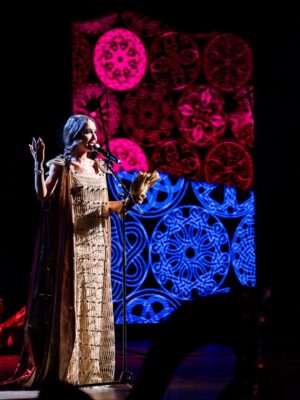 Nazeni Hovhannisyan Instagram - Some photos of the icon @nazenihovhannisyan 💫
🏛️𝐄𝐜𝐡𝐨𝐞𝐬 𝐨𝐟 𝐎𝐮𝐫 𝐀𝐧𝐜𝐞𝐬𝐭𝐨𝐫𝐬
𝐋𝐄𝐓 𝐓𝐇𝐄 𝐄𝐂𝐇𝐎𝐄𝐒 𝐑𝐈𝐒𝐄 ✨
The evening’s principal conductor was maestro @sergeysmbatyan 🎼
🔹𝐃𝐢𝐫𝐞𝐜𝐭𝐨𝐫: 𝐀𝐫𝐦𝐚𝐧 𝐍𝐬𝐡𝐚𝐧𝐢𝐚𝐧 @armanshanian
🔹𝐏𝐫𝐨𝐝𝐮𝐜𝐞𝐫: 𝐀𝐬𝐤𝐨 𝐀𝐤𝐨𝐩𝐲𝐚𝐧 @askoakopyan
🔹𝐌𝐮𝐬𝐢𝐜𝐚𝐥 𝐏𝐫𝐨𝐝𝐮𝐜𝐞𝐫: 𝐀𝐧𝐝𝐫𝐚𝐧𝐢𝐤 𝐁𝐞𝐫𝐛𝐞𝐫𝐲𝐚𝐧 @andberberyan
Շլացուցիչ Նազենի Հովհաննիսյանի լուսանկարները💫
🏛️Նախնիների կանչը
Երեկոյի դիրիժորն էր մաեստրո Սերգեյ Սմբատյանը 🎼
🔹Ռեժիսոր՝ Արման Նշանյան
🔹Պրոդյուսեր՝ Ասկո Հակոբյան
🔹Երաժշտական պրոդյուսեր՝ Անդրանիկ Բերբերյան
📸 @anyuta_aslanian
📸 @manuel_g_photo
📸 @tm_photography____
#echoesofourancestors #armanshanian #nazenihovhannisyan #lettheechoesrise #greektheater