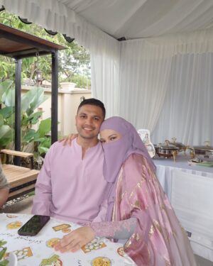 Neelofa Instagram - The second half of Syawal Day 1: full stomachs, full hearts, and a little bit of āmana Panadol sebijik?ā