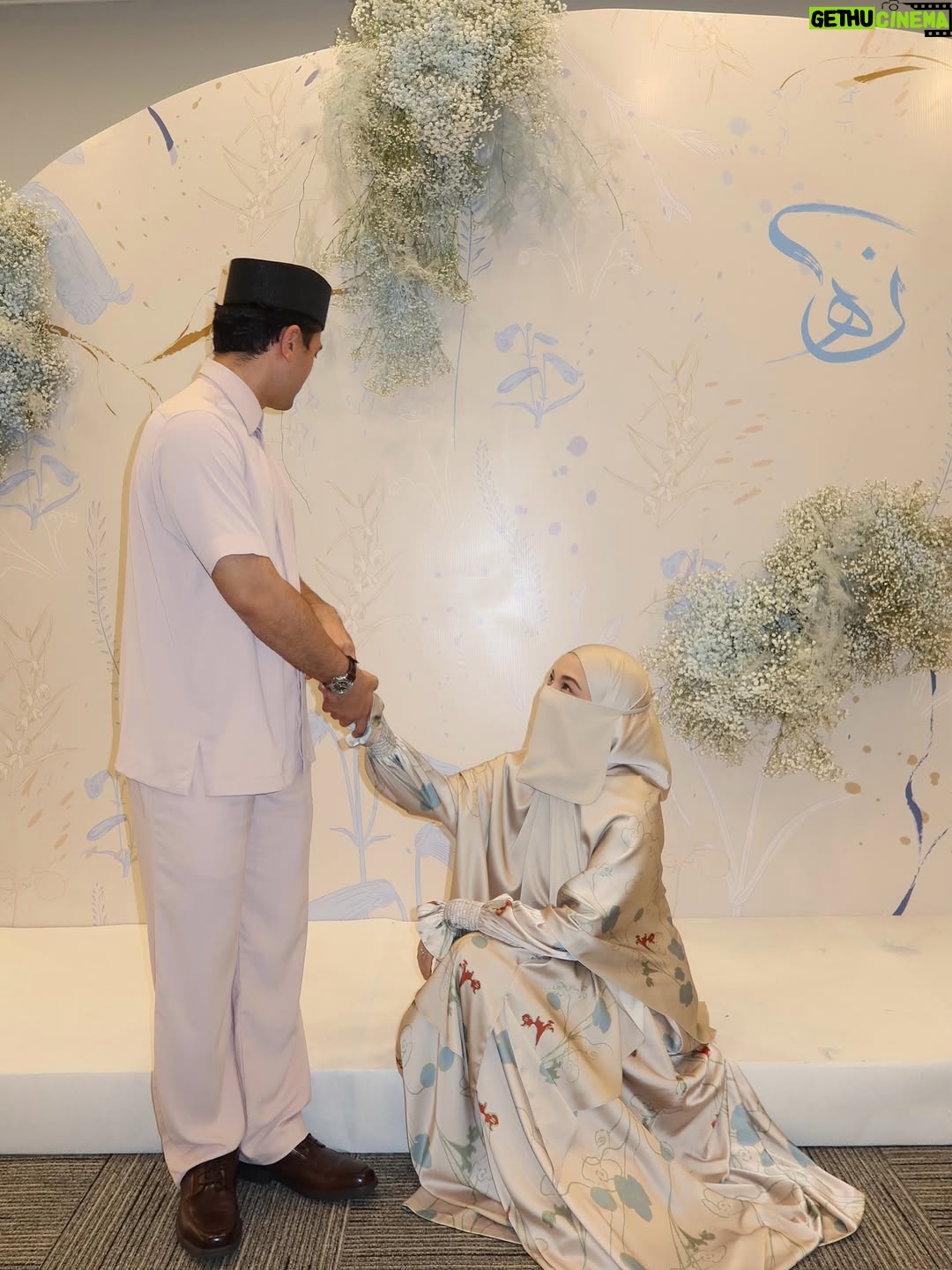 Neelofa - 81.7K Likes - Some came with wounds, others with questions.
But everyone left with something deeper insyaAllah ❤️💍

ootd : @nunha ( Coming Soon )