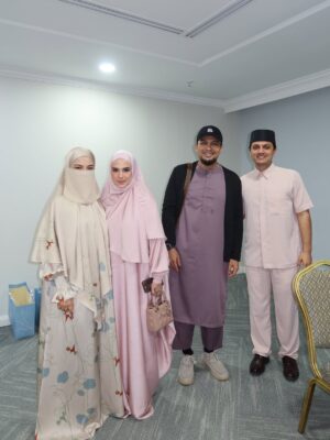 Neelofa Instagram - Some came with wounds, others with questions.
But everyone left with something deeper insyaAllah ā¤ļøš
ootd : @nunha ( Coming Soon )