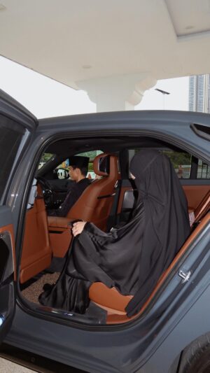 Neelofa Instagram - فَكَيْفَ لَوْ رَأَوْهَا؟
Allah berfirman: “Bagaimana kalau sekiranya mereka melihatnya ( SyurgaKu )?”