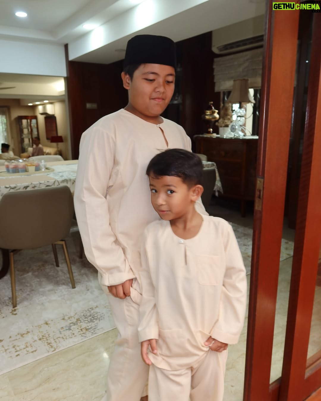 Neelofa - 95.9K Likes - The second half of Syawal Day 1: full stomachs, full hearts, and a little bit of “mana Panadol sebijik?”