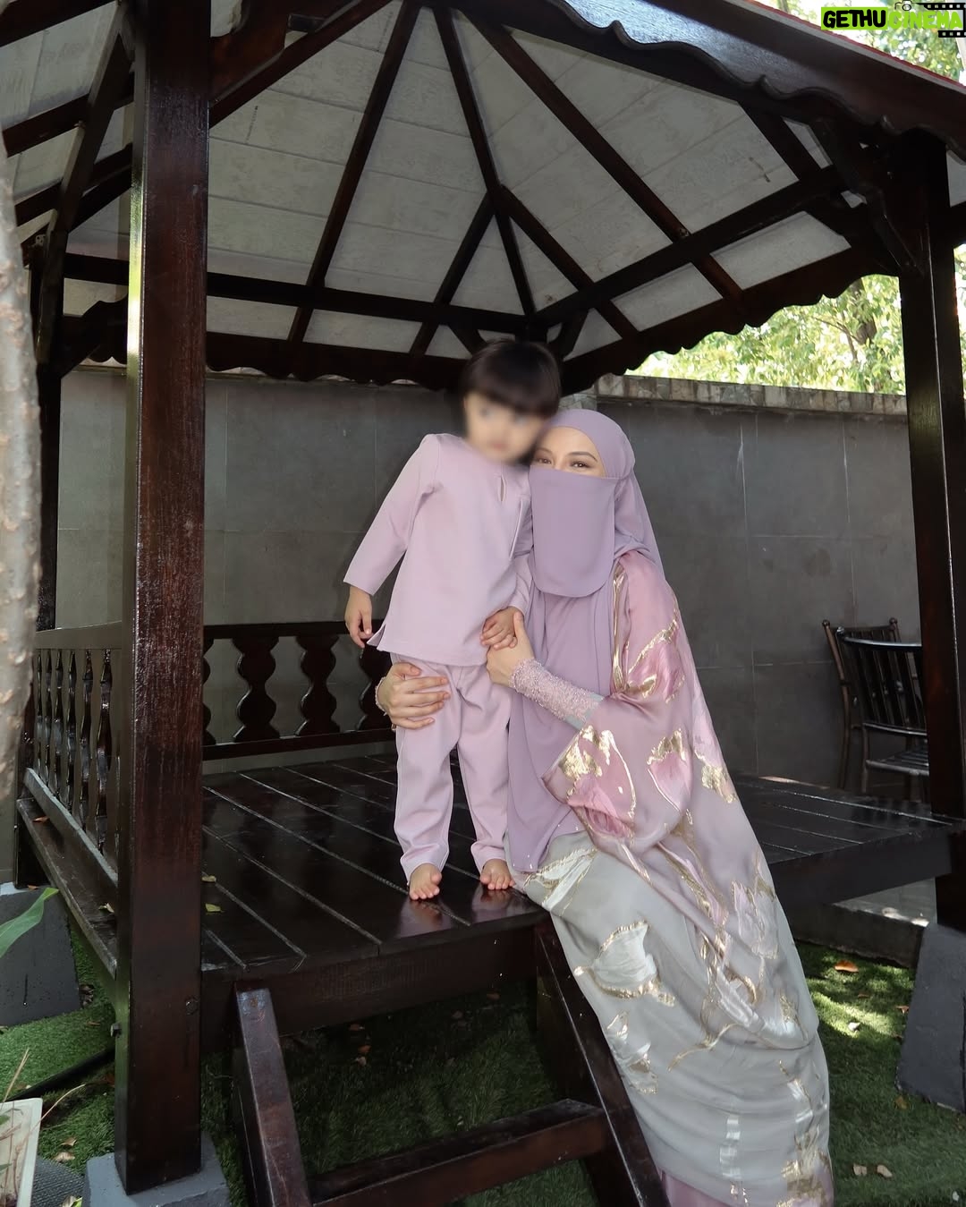 Neelofa - 173.2K Likes - First day of Syawal. Matching outfits, matching hearts.