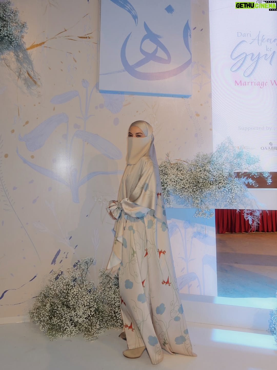 Neelofa - 81.7K Likes - Some came with wounds, others with questions.
But everyone left with something deeper insyaAllah ❤️💍

ootd : @nunha ( Coming Soon )